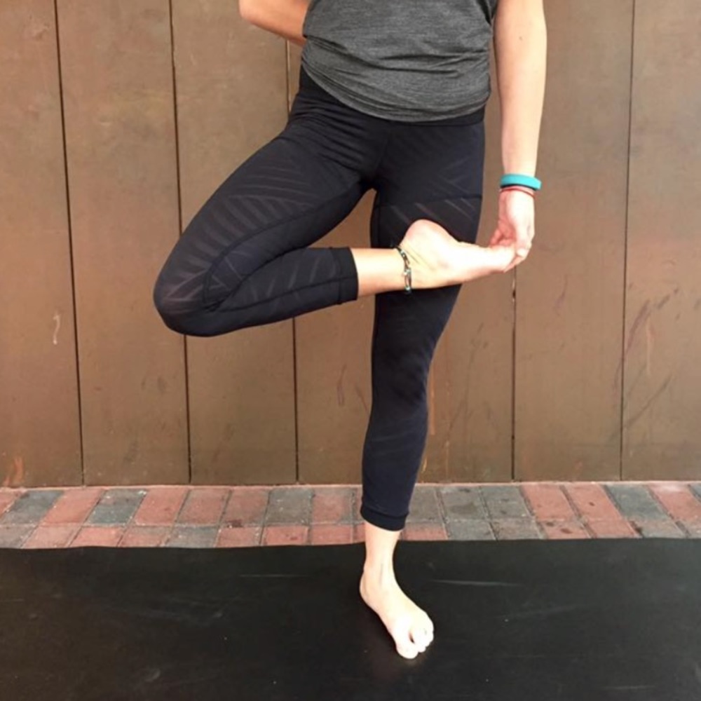 Lululemon Hot like Agni Crop size 4